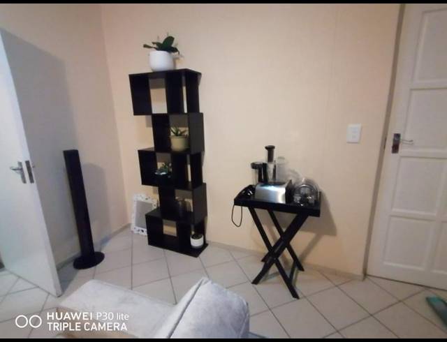 1 BEDROOM APARTMENT FOR SALE IN SUNSET GLEN